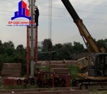 NHỮNG YẾU TỐ ẢNH HƯỞNG ĐẾN SỐ LƯỢNG ÉP CỌC BÊ TÔNG NHÀ PHỐ